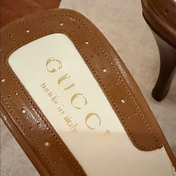 Gucci Two-Tone Brown and White Leather Slingback Heels - Picture 4 of 7